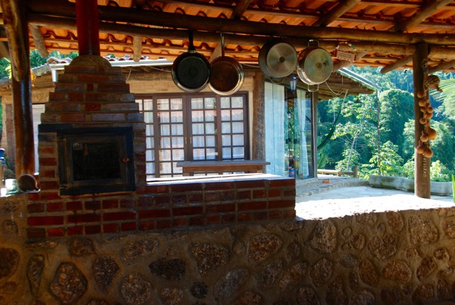 Glass Bungalow- outdoor kitchen