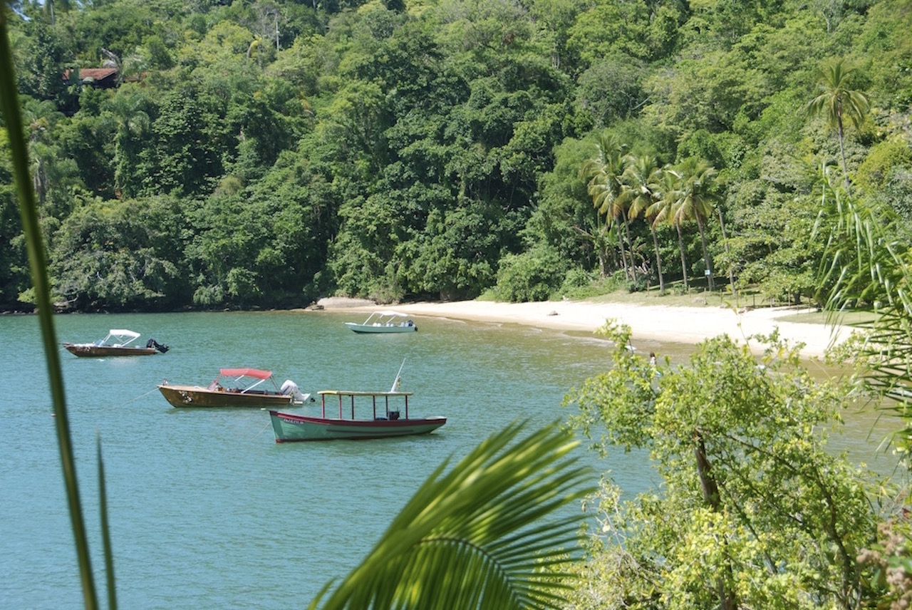 Praia da Roça - Beach 2 km away from Casa Tambor Paraty