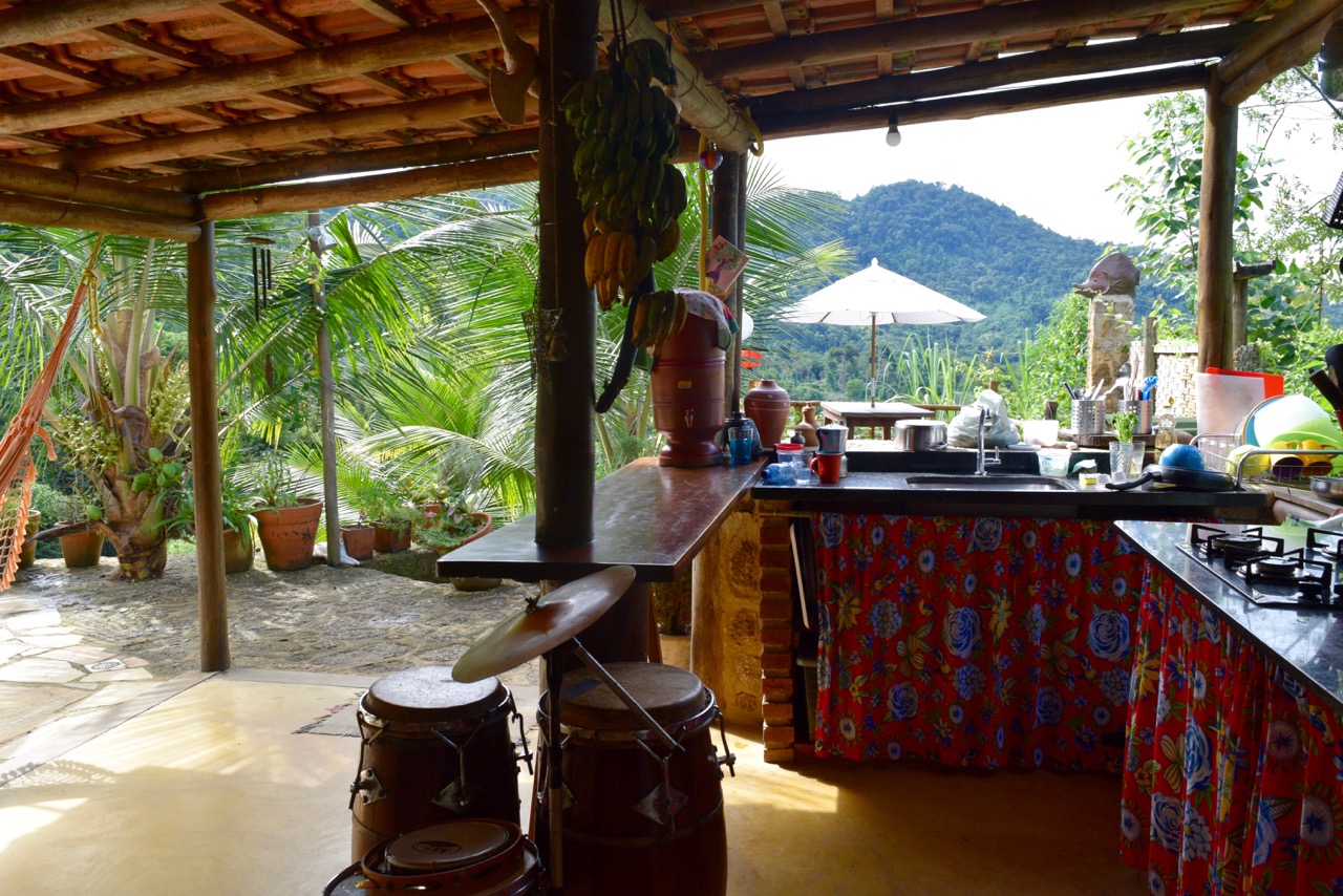 Glass Bungalow- outdoor kitchen