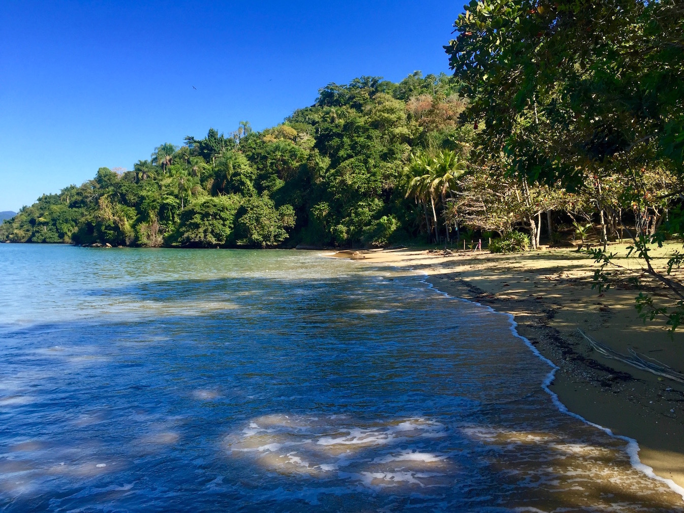 Praia da Roça - Beach 2 km away from Casa Tambor Paraty